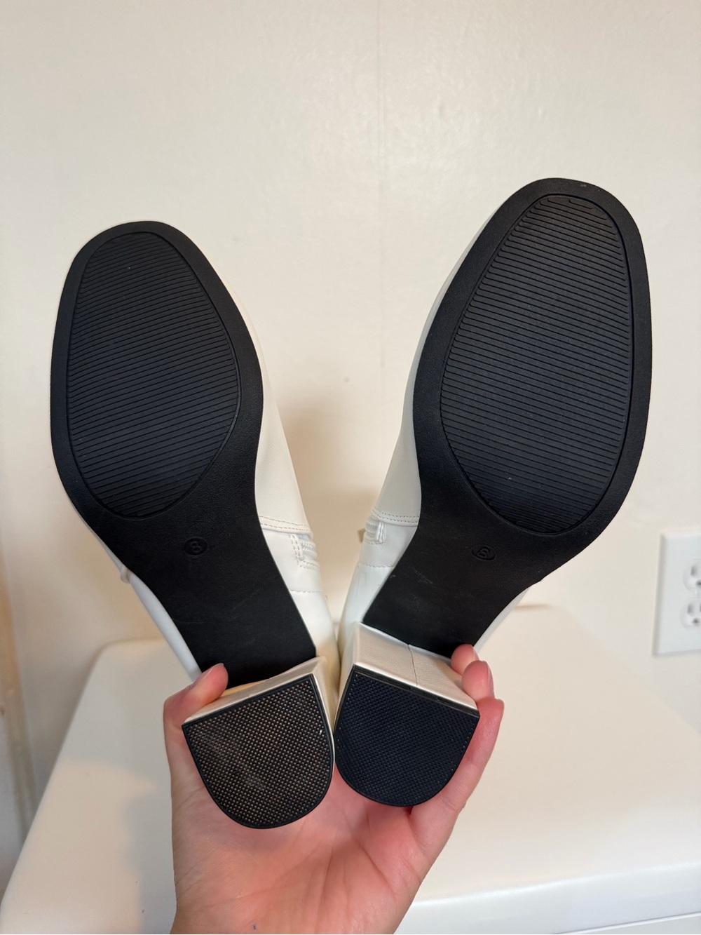 MIA Chunky Heel Boots - Picture 4 of 6